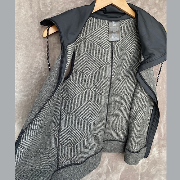 🎉Under Armour Cold Gear Full-Zip Vest, Size Women’s Small, Gray - Picture 3 of 6